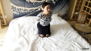 驷马紧缚的黑丝空姐 五花 驷马紧缚 挣扎